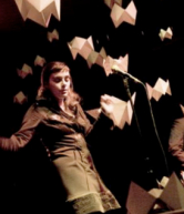 Esibizione di una cantante Esibizione di una cantante