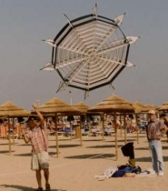 Momento del volo degli Aquiloni, spiaggia di Rimini