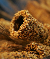 cialda ricoperta di nocciole e cioccolato cialda ricoperta di nocciole e cioccolato