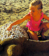 Bambina in spiaggia a Jesolo Bambina in spiaggia a Jesolo
