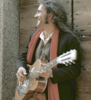 Cantante, artistista di strada Cantante, artistista di strada