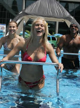 In piscina al Rimini Wellness Piscina a Rimini Wellness