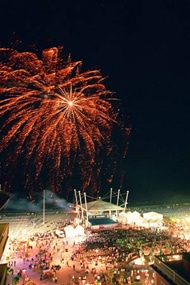 Festa sul mare davanti a Viale Ceccarini